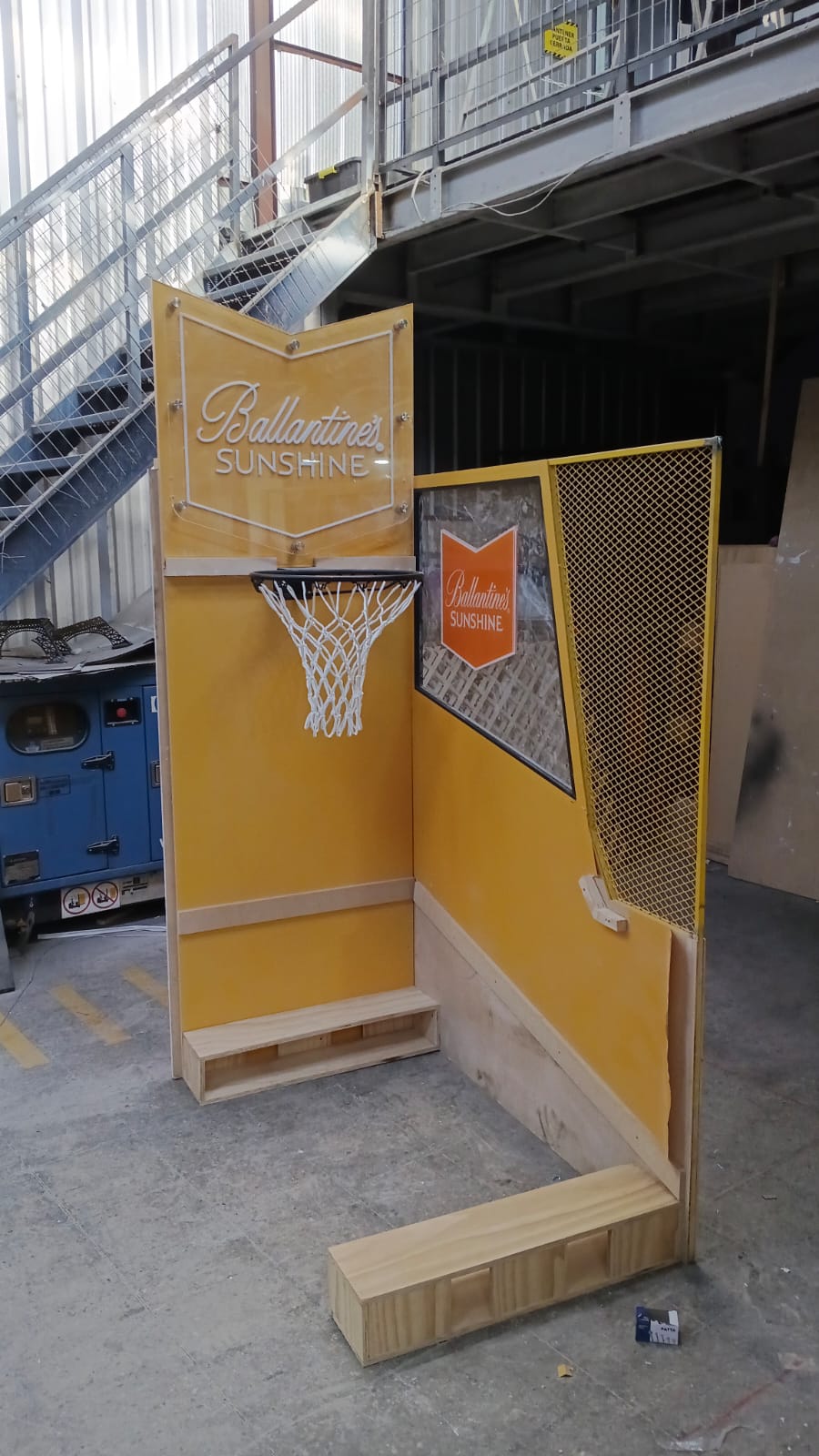 Módulo de activación de marca Ballantine's en madera